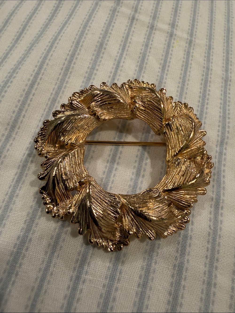 Napier Vintage Gold-Tone Textured Leaf Wreath Brooch